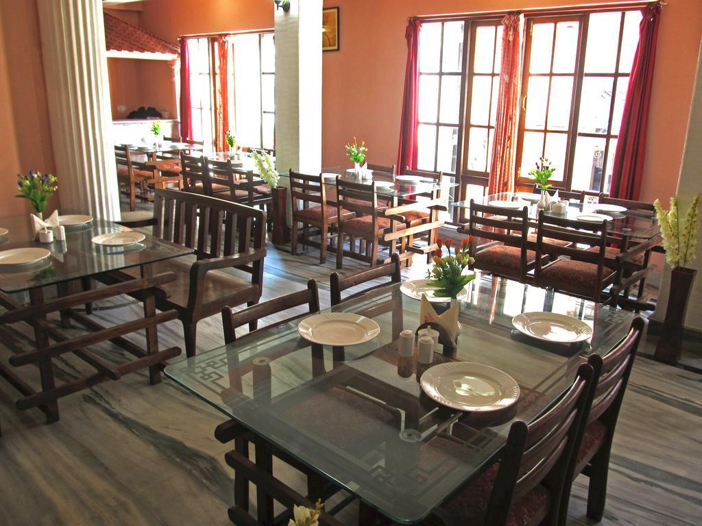 Hotel Alpine Crest กังต็อก ภายนอก รูปภาพ